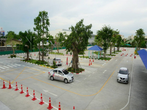 สอนขับรถ